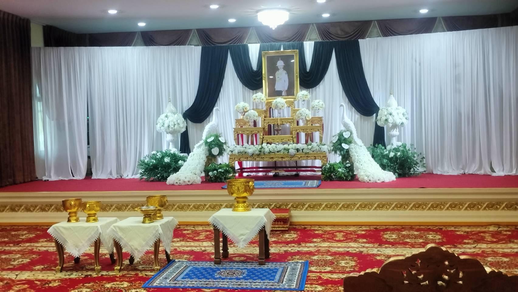 ร่วมพิธีถวายน้ำสรงพระศพเบื้องหน้าพระรูปสมเด็จพระเจ้าลูกเธอ เจ้าฟ้าพัชรกิติยาภา นเรนทิราเทพยวดี กรมหลวงราชสาริณีสิริพัชร มหาวัชรราชธิดา ณ วัดป่าโพธิปักขิยธรรม อำเภอสระโบสถ์ จังหวัดลพบุรี